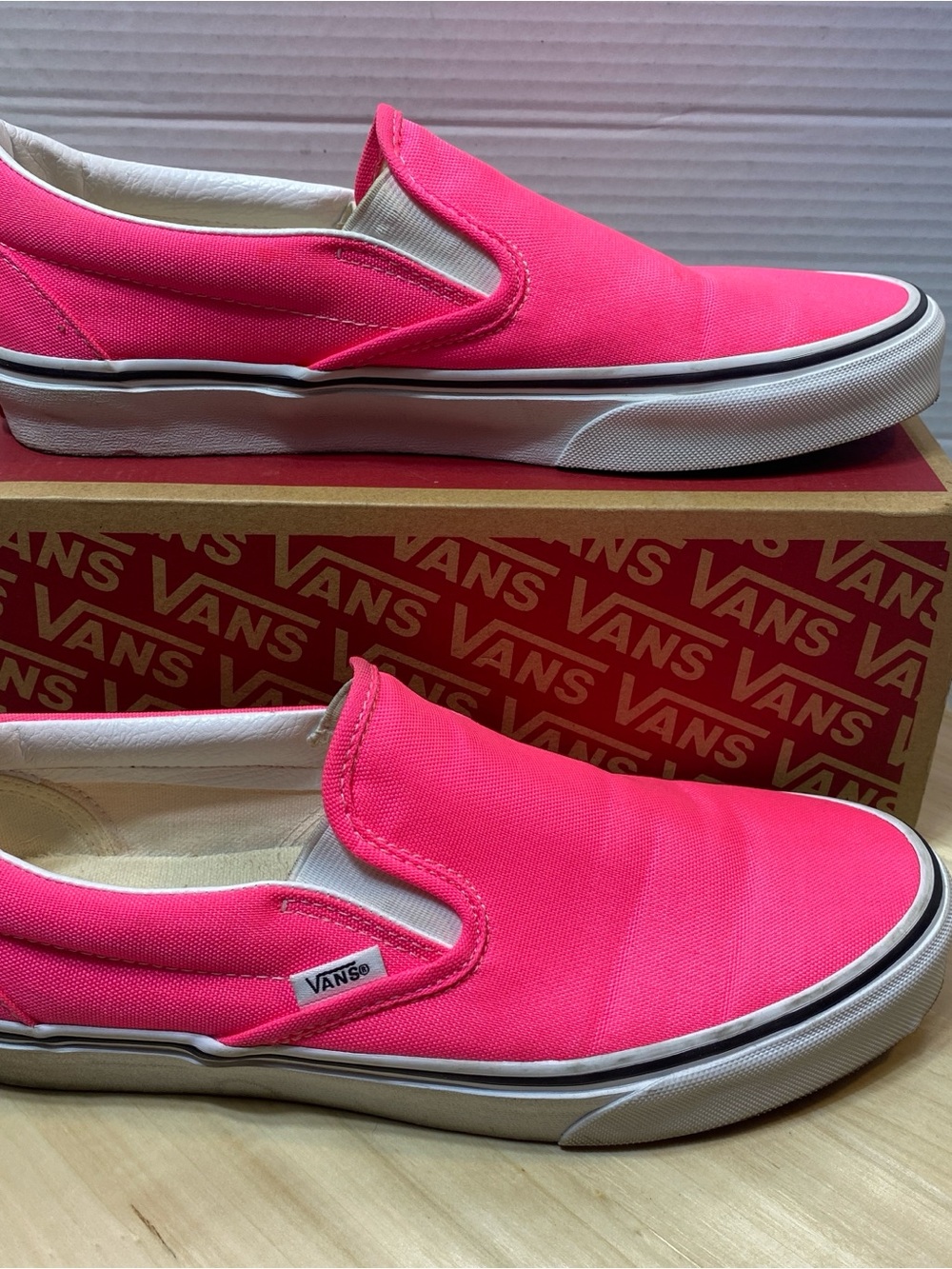 Vans Classic Slip-On Neon Pink Canvas Skate Shoes Sneaker Pink  Women's 9.5